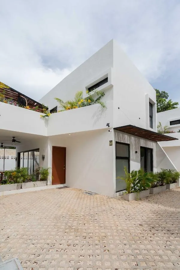 Tulum Cozy 3 Bedrooms Townhome-Centrally Located-Gated-Wifi 0*,  Meksika